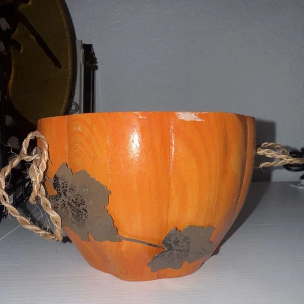 Orange Brown Wooden Round Bowl w/ Rope Handles, Leaf Pattern Decor